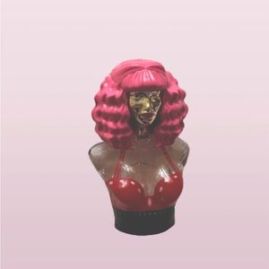 nicki minaj perfume ! \\ clean barely used !!// smells so nice💕.